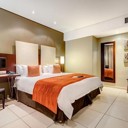Protea Hotel By Marriott Transit O.R. Tambo Airport Kempton Park Zewnętrze zdjęcie