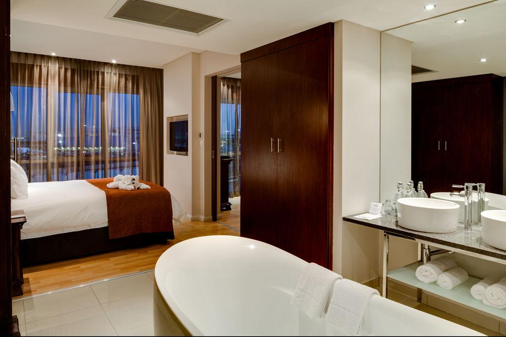 Protea Hotel By Marriott Transit O.R. Tambo Airport Kempton Park Zewnętrze zdjęcie
