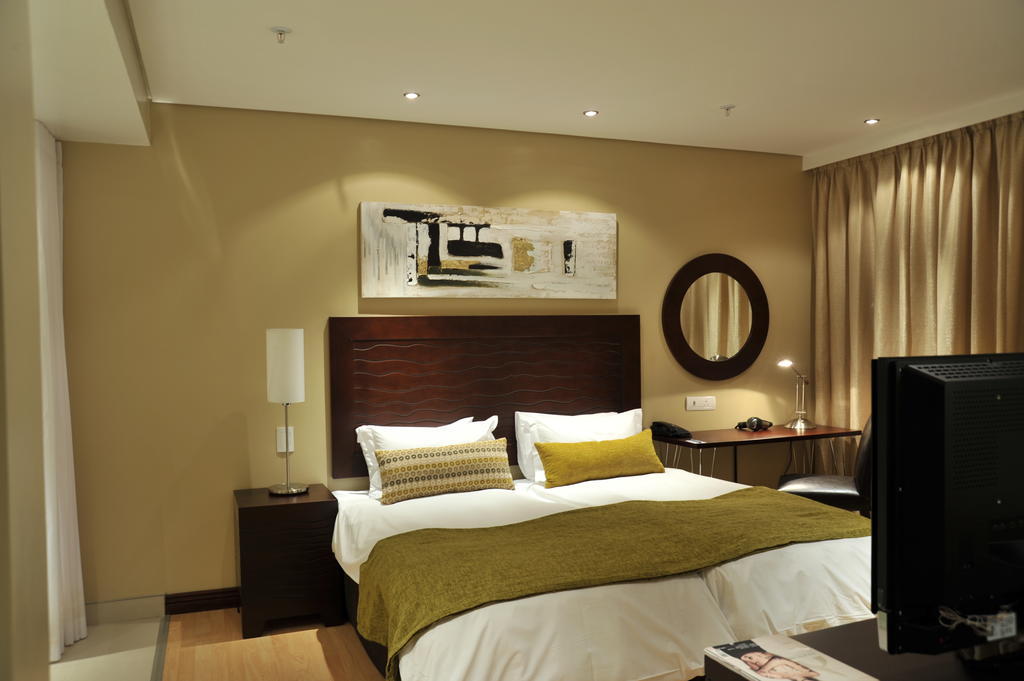Protea Hotel By Marriott Transit O.R. Tambo Airport Kempton Park Zewnętrze zdjęcie