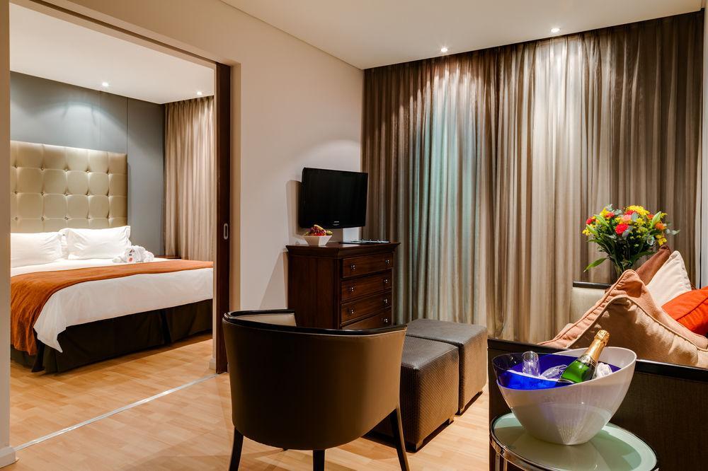 Protea Hotel By Marriott Transit O.R. Tambo Airport Kempton Park Zewnętrze zdjęcie