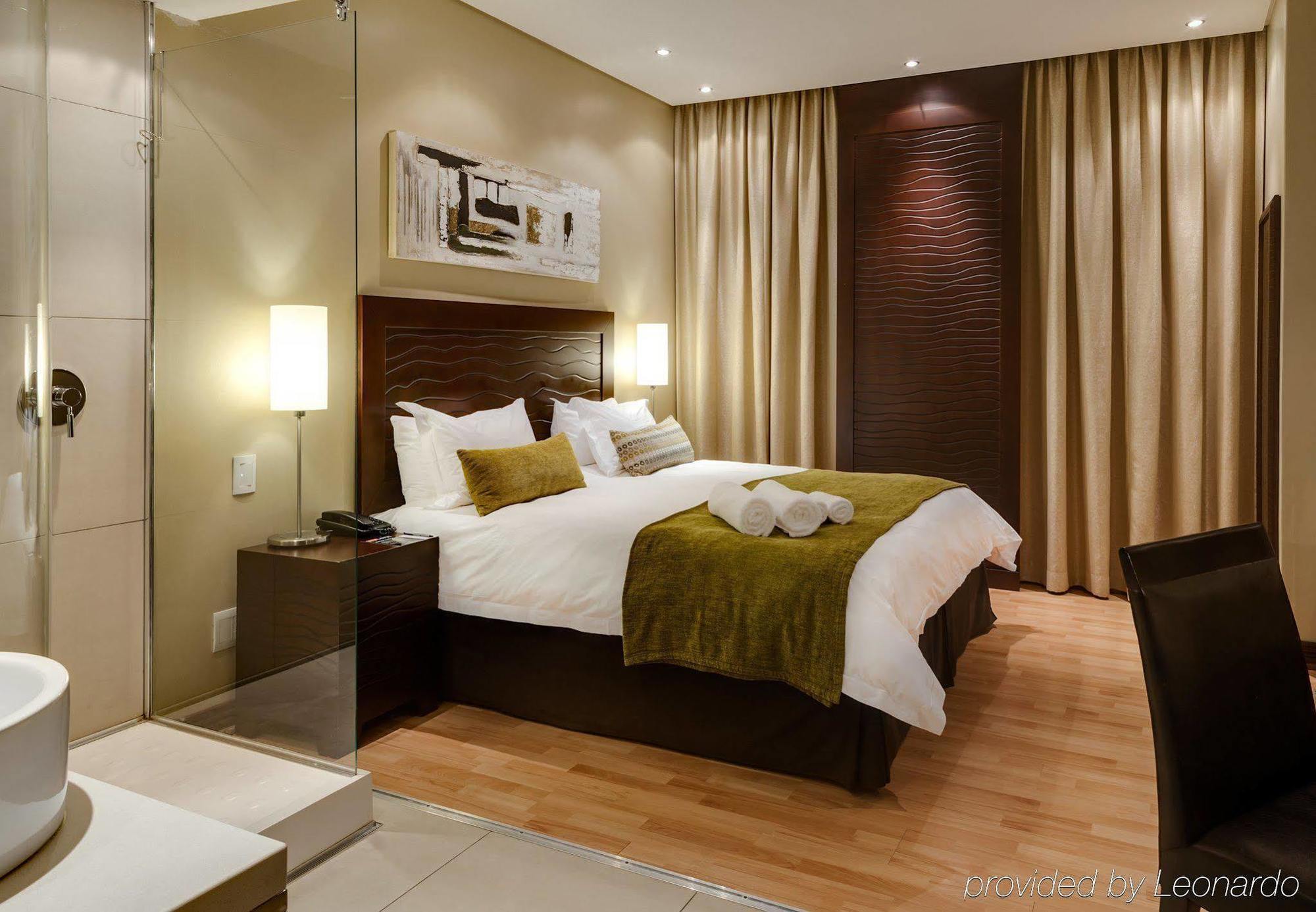 Protea Hotel By Marriott Transit O.R. Tambo Airport Kempton Park Zewnętrze zdjęcie