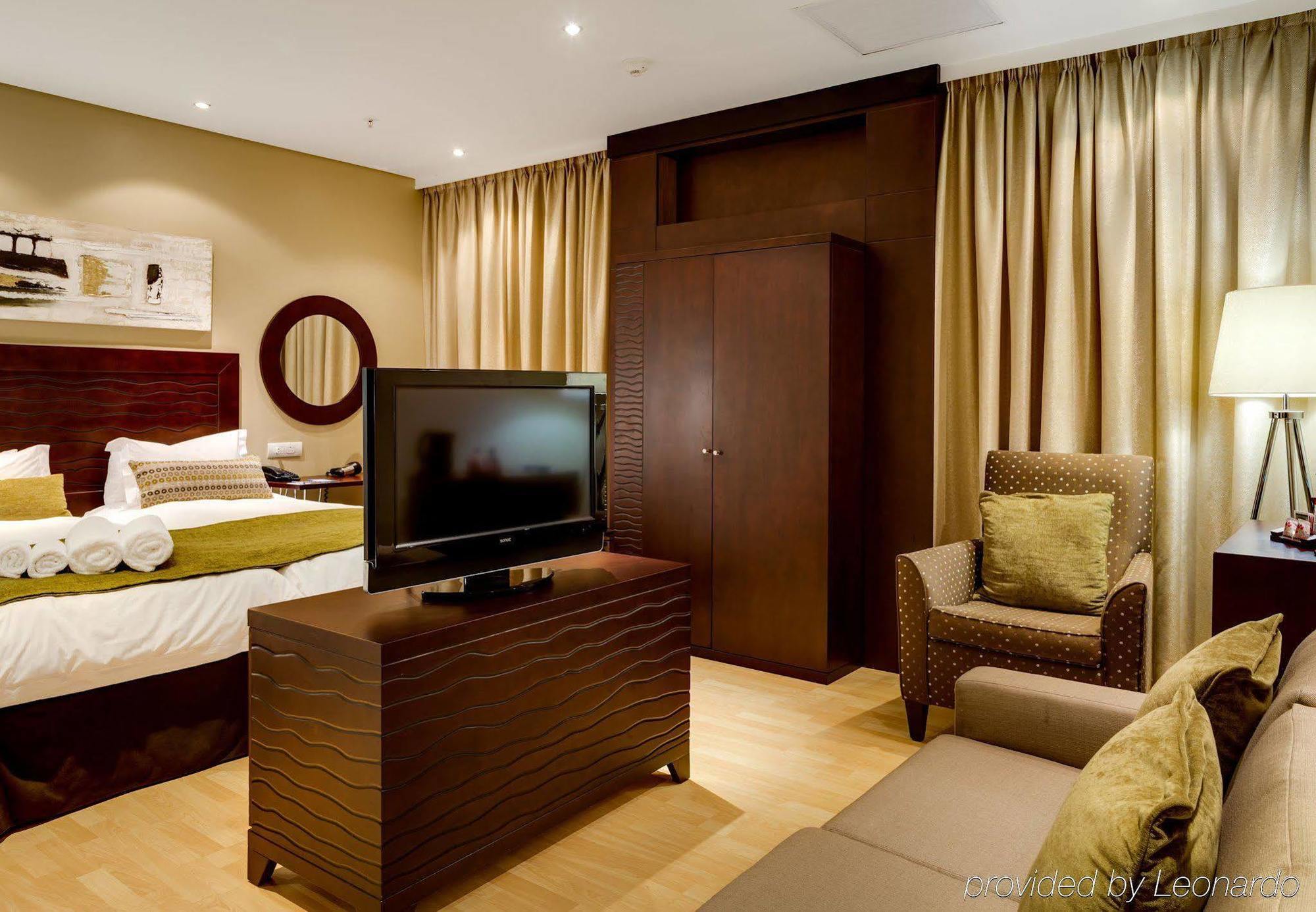 Protea Hotel By Marriott Transit O.R. Tambo Airport Kempton Park Zewnętrze zdjęcie