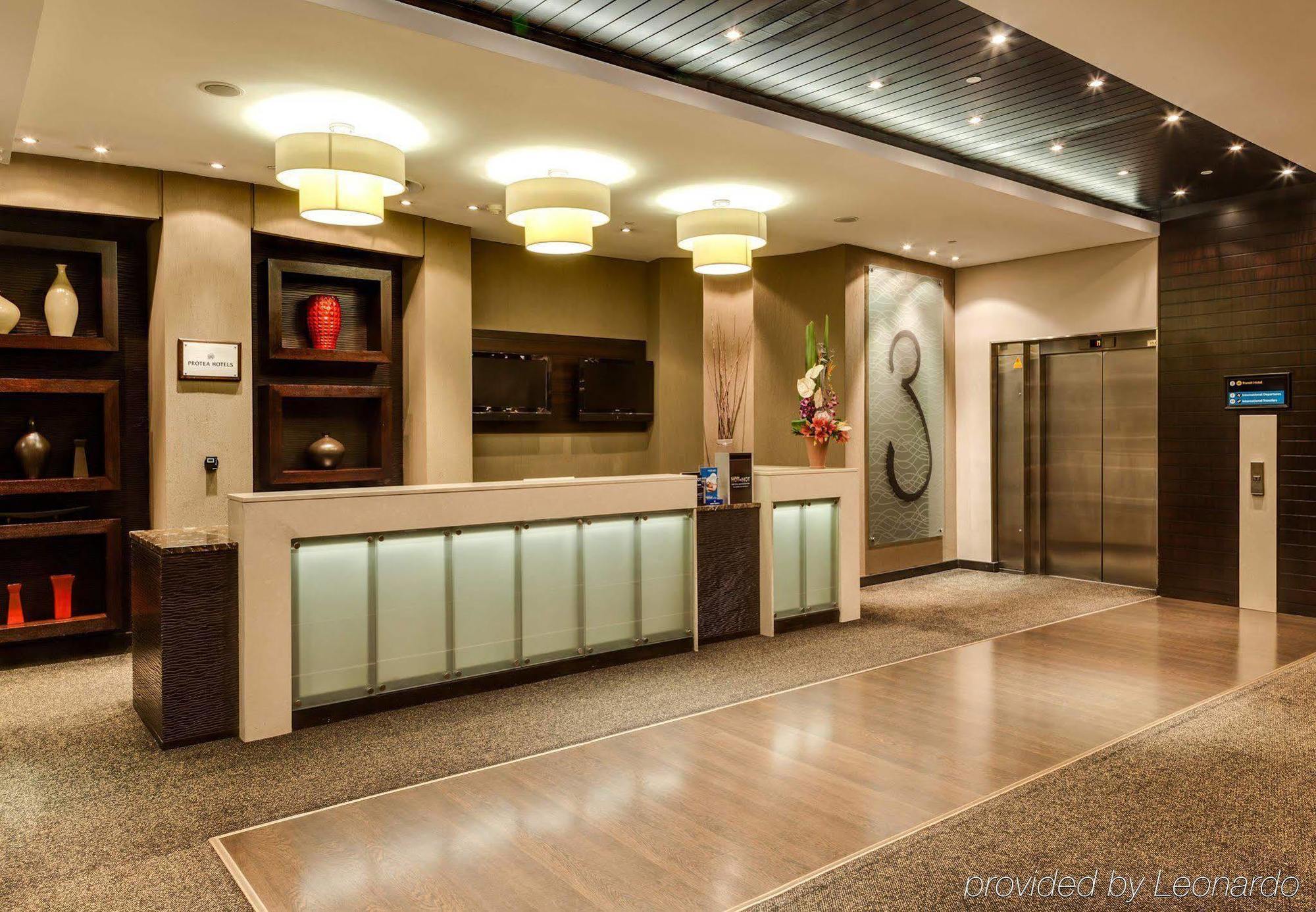 Protea Hotel By Marriott Transit O.R. Tambo Airport Kempton Park Zewnętrze zdjęcie
