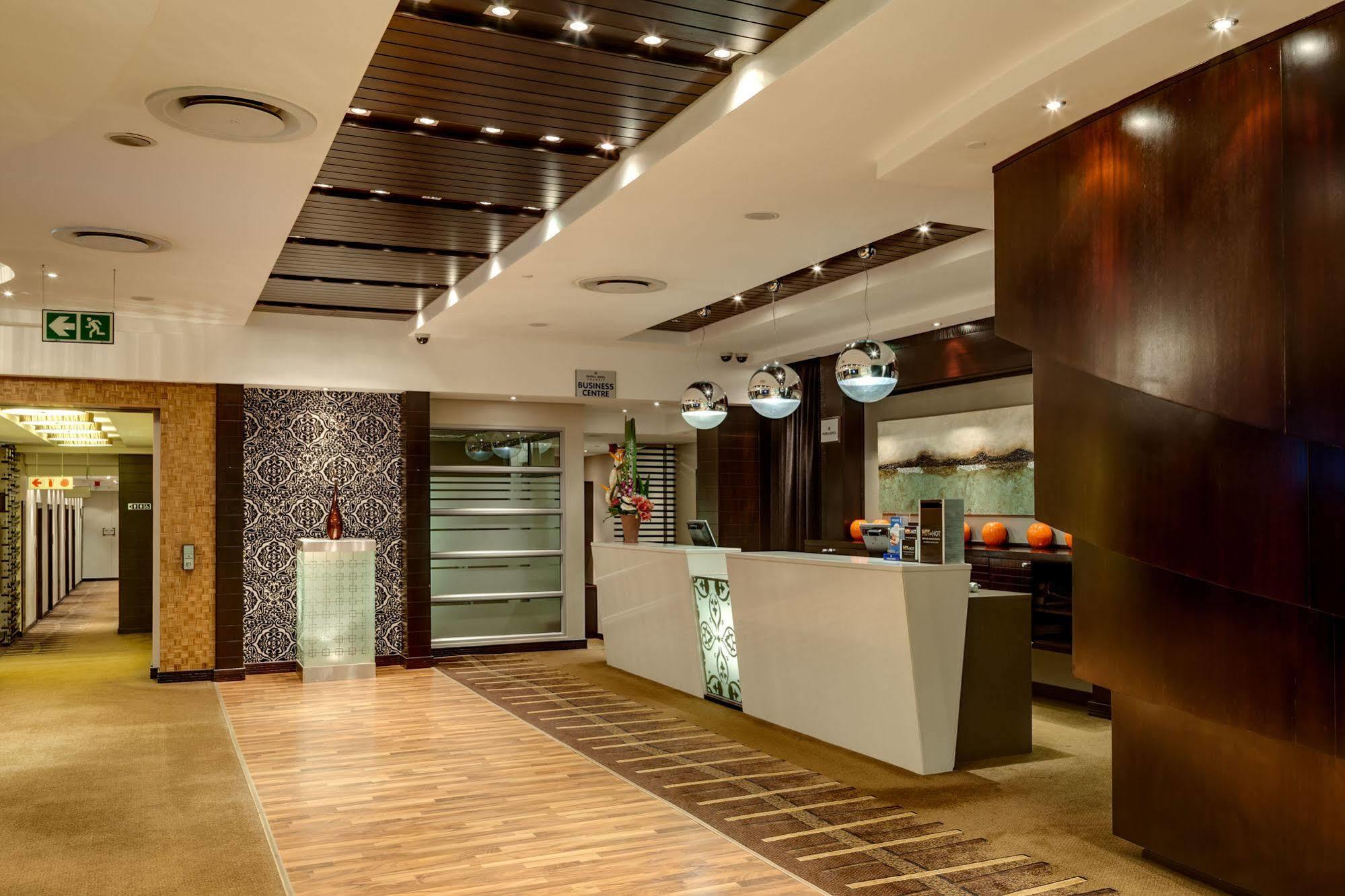 Protea Hotel By Marriott Transit O.R. Tambo Airport Kempton Park Zewnętrze zdjęcie