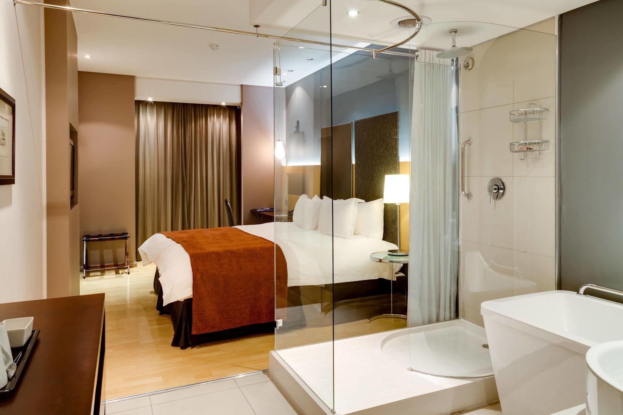 Protea Hotel By Marriott Transit O.R. Tambo Airport Kempton Park Zewnętrze zdjęcie