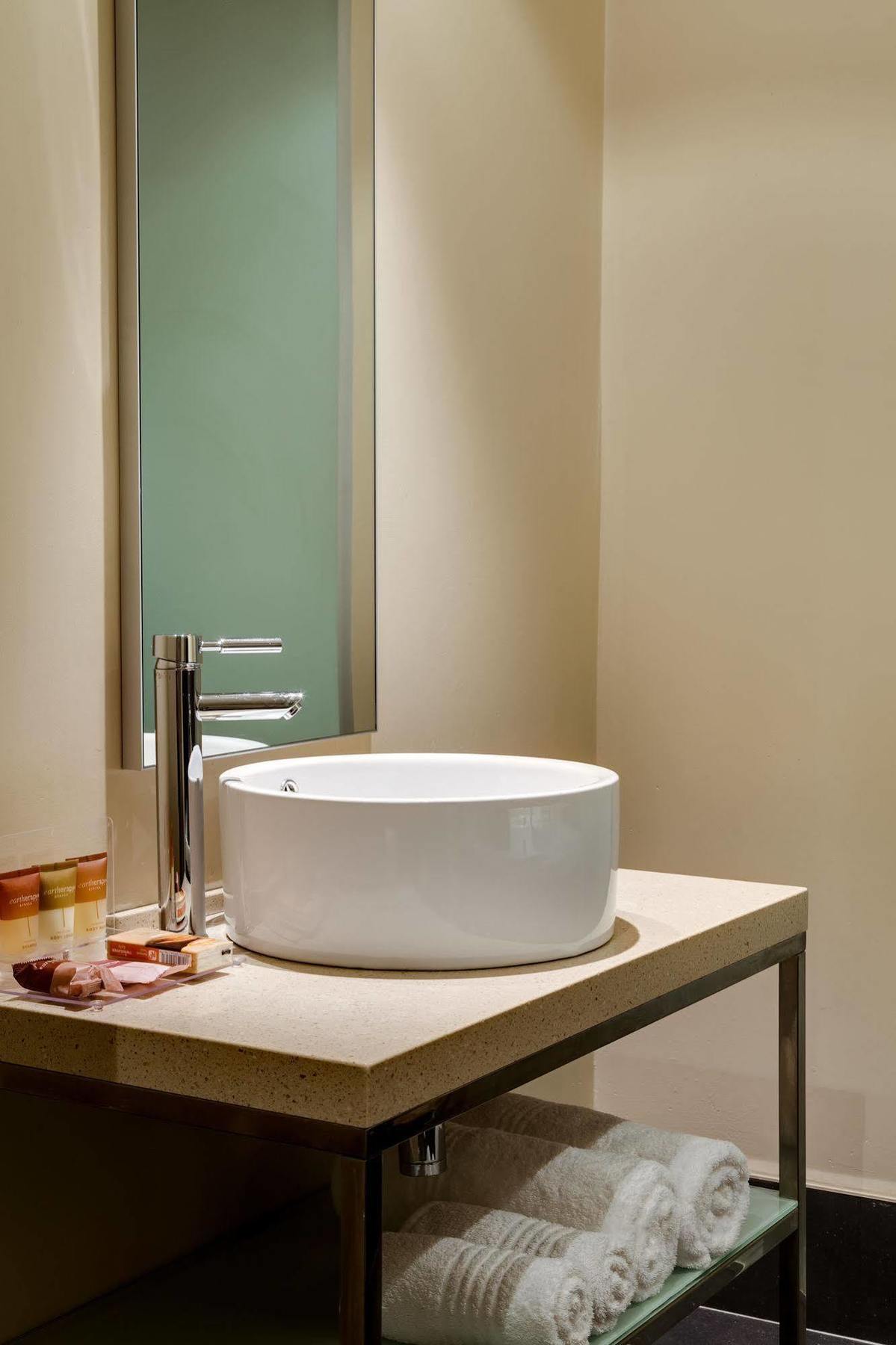 Protea Hotel By Marriott Transit O.R. Tambo Airport Kempton Park Zewnętrze zdjęcie