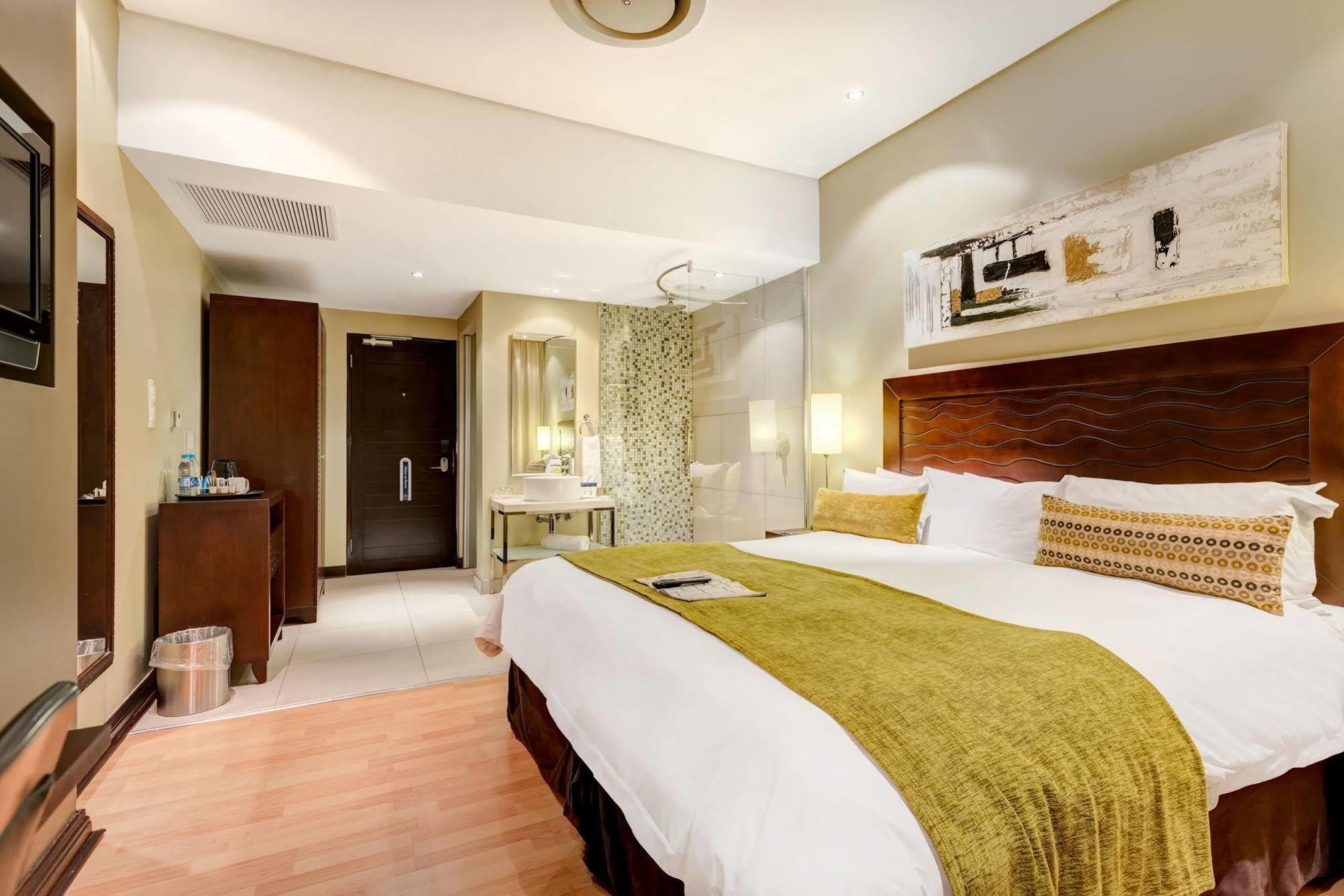 Protea Hotel By Marriott Transit O.R. Tambo Airport Kempton Park Zewnętrze zdjęcie