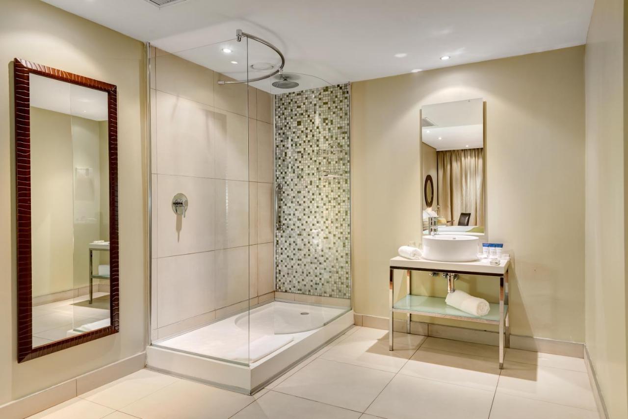 Protea Hotel By Marriott Transit O.R. Tambo Airport Kempton Park Zewnętrze zdjęcie